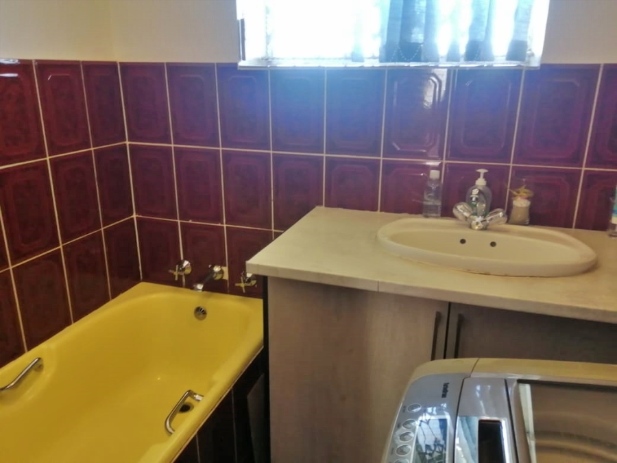 To Let 3 Bedroom Property for Rent in Navalsig Free State